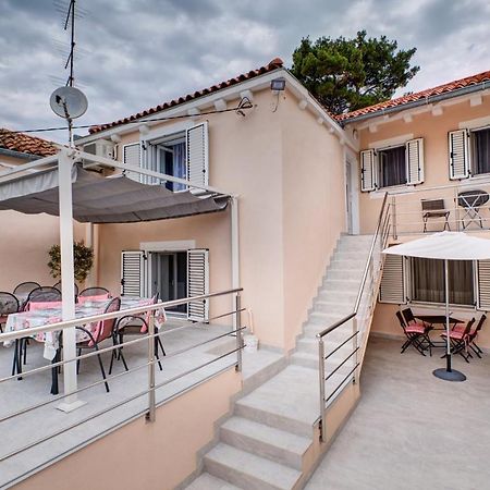 וולי לוסיניי Apartments Ljubica מראה חיצוני תמונה