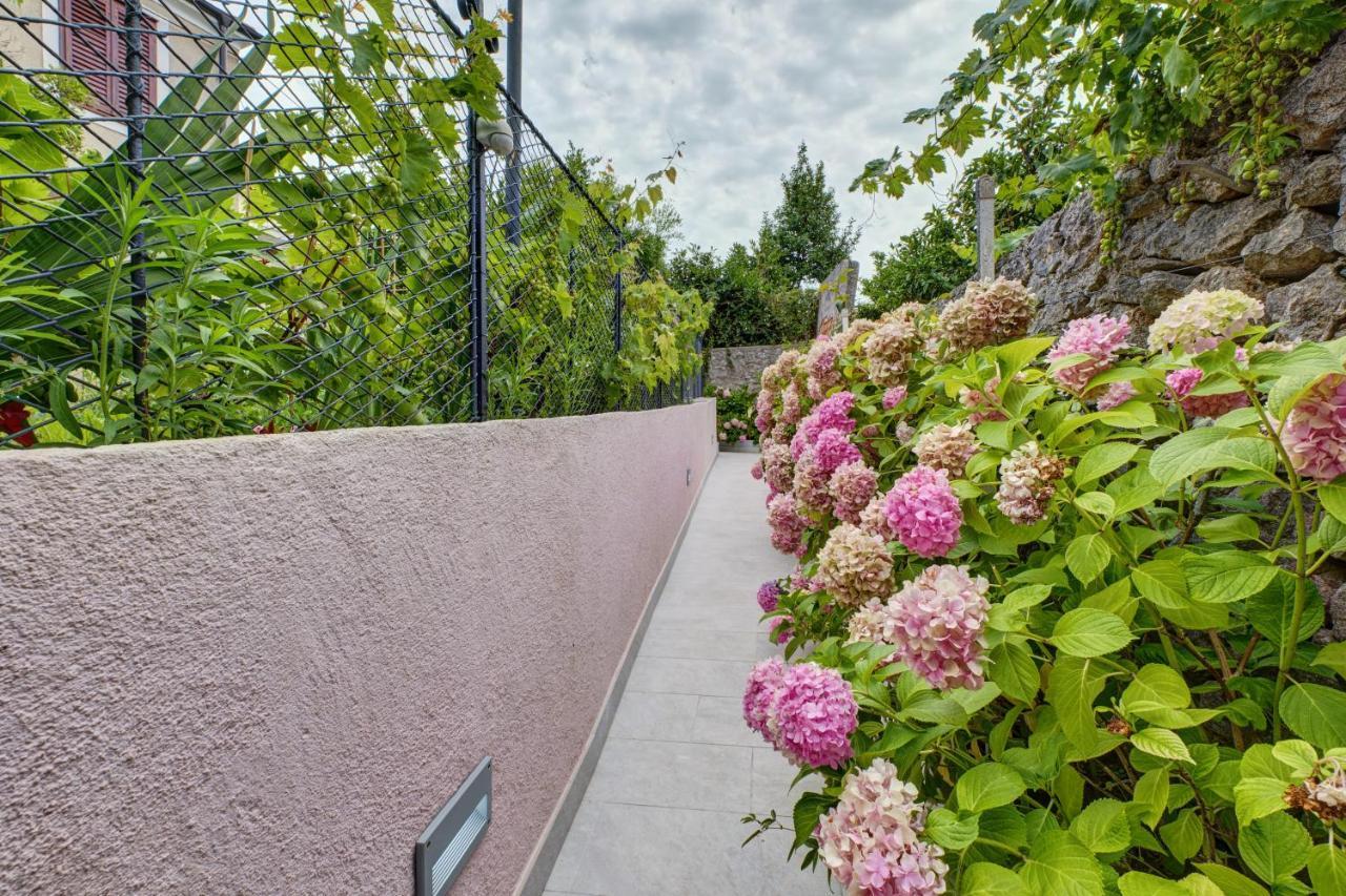 וולי לוסיניי Apartments Ljubica מראה חיצוני תמונה