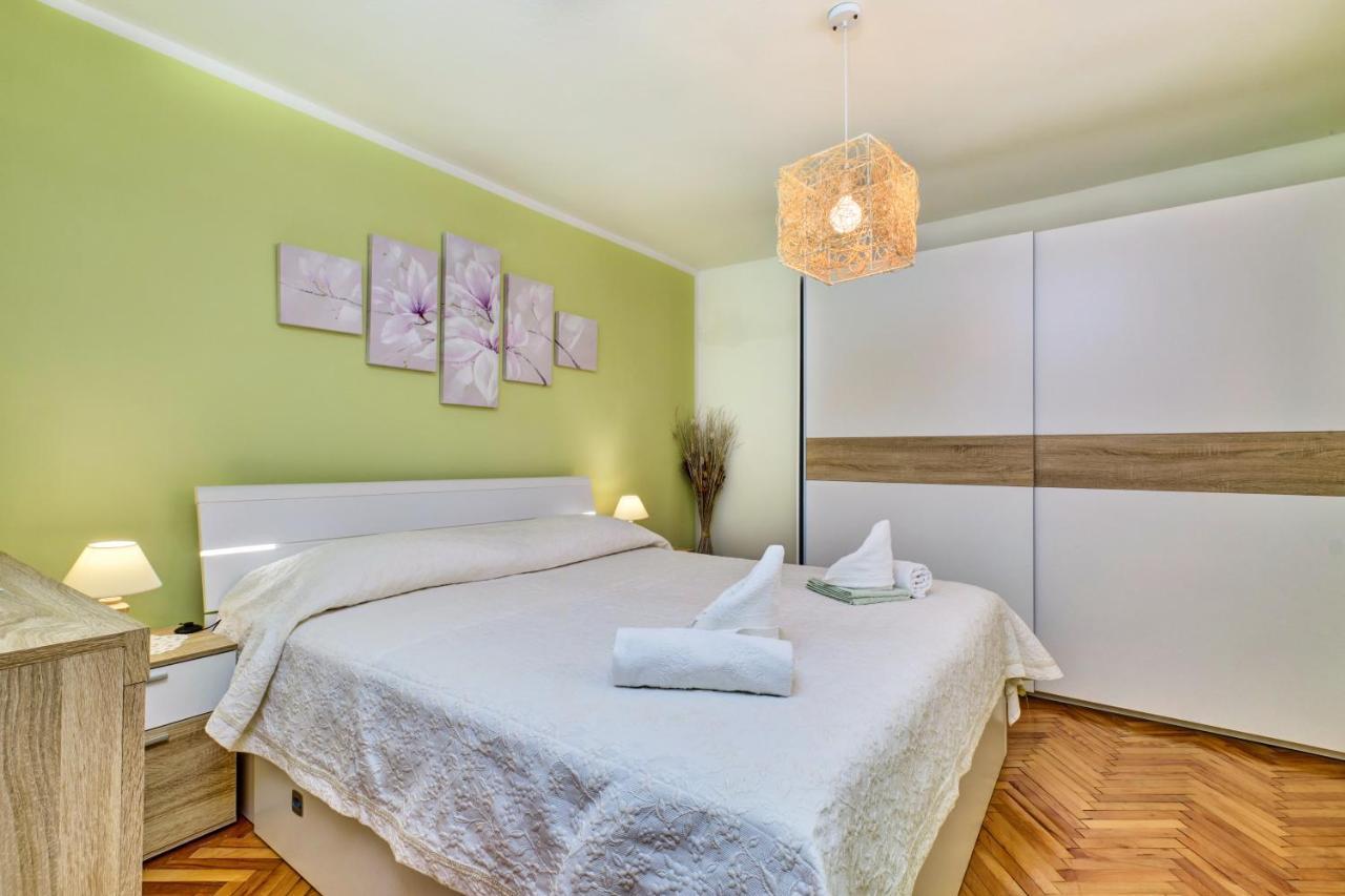 וולי לוסיניי Apartments Ljubica מראה חיצוני תמונה