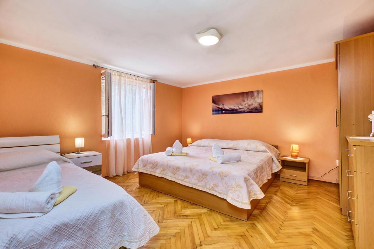 וולי לוסיניי Apartments Ljubica מראה חיצוני תמונה