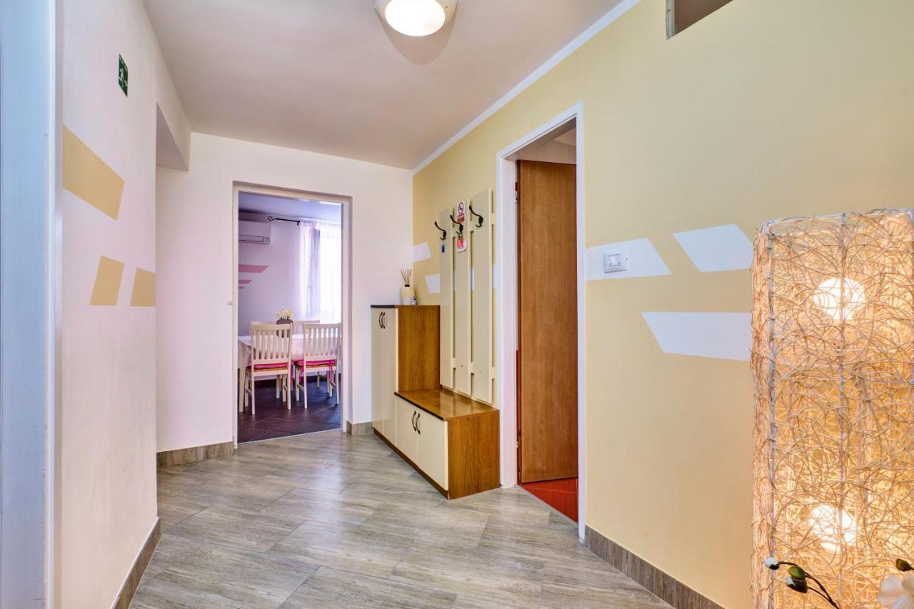 וולי לוסיניי Apartments Ljubica מראה חיצוני תמונה