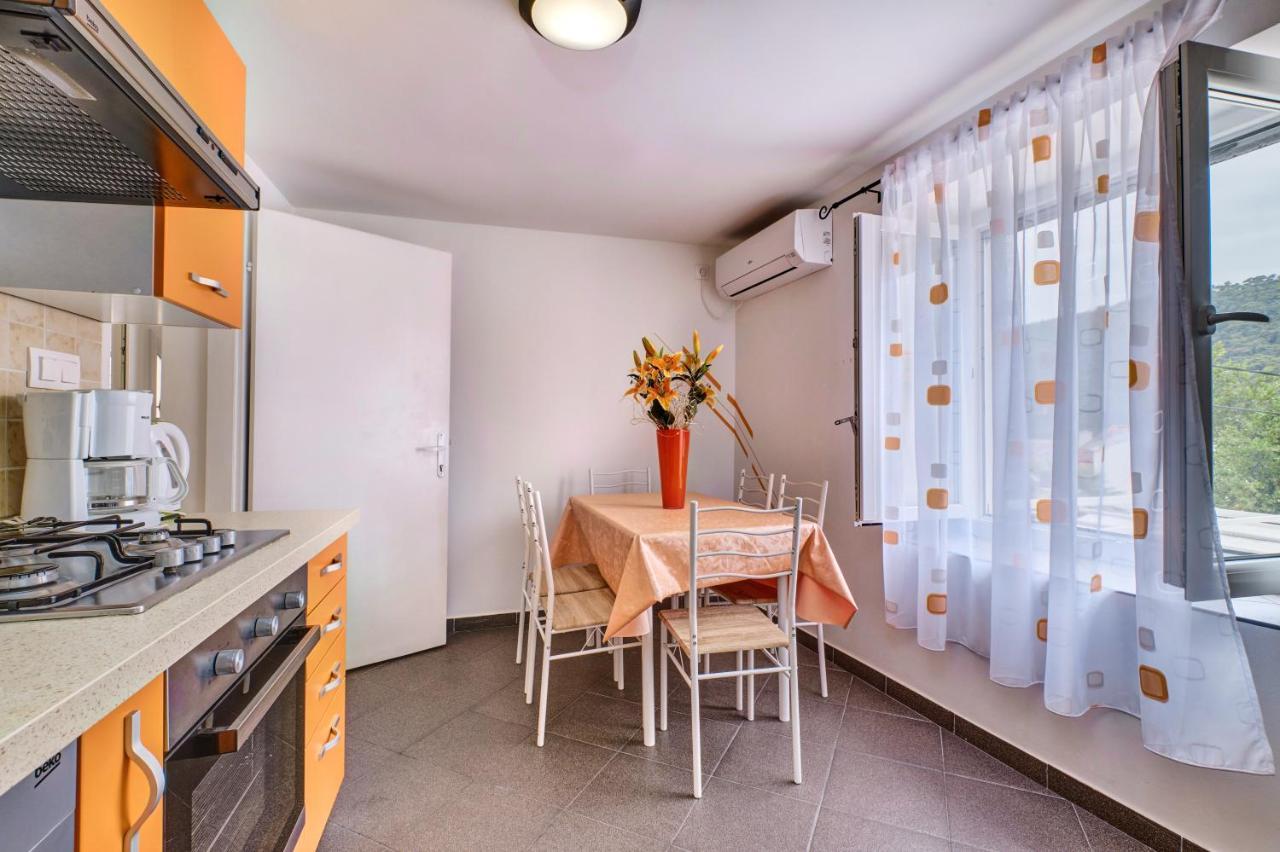 וולי לוסיניי Apartments Ljubica מראה חיצוני תמונה